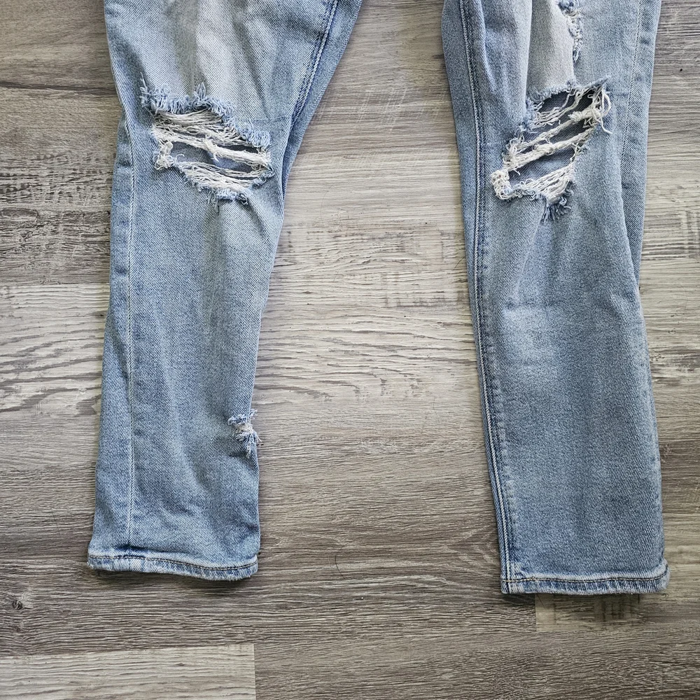 American Eagle Outfitters Stretch High Rise Curvy Mom Jean Size O